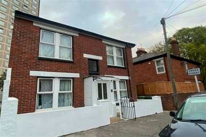 3 Bedroom House To Rent In Cross Street, Portsmouth ***video Tour Available***, PO5