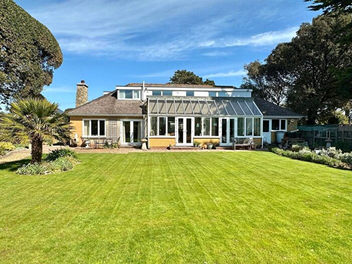 4 Bedroom Detached House For Sale In Victoria Road, Milford On Sea, Lymington, Hampshire, SO41