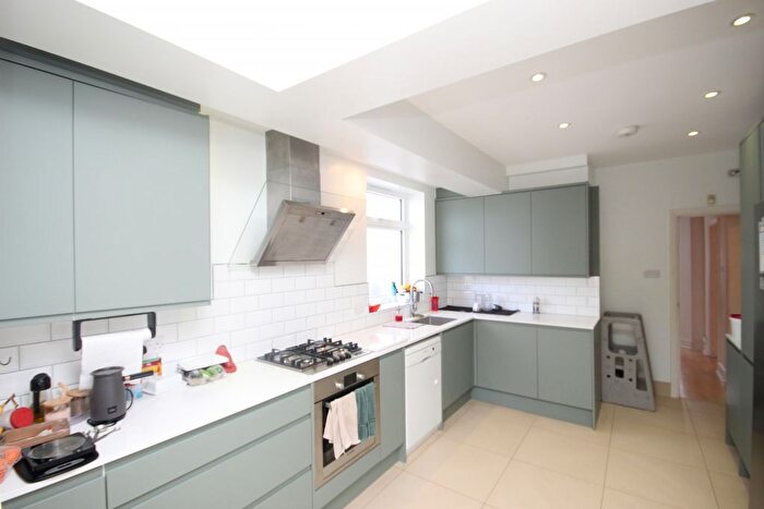 5 Bedroom Detached House To Rent In Lynwood Road, Ealing, London, W5