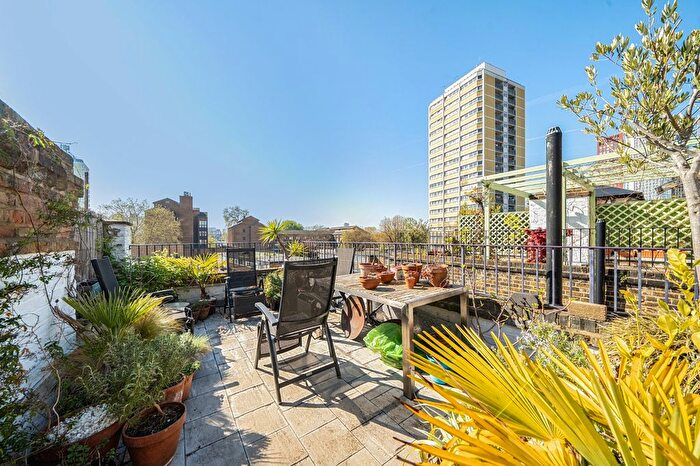 4 Bedroom Terraced House For Sale In Bonnington Square, Vauxhall, London, SW8