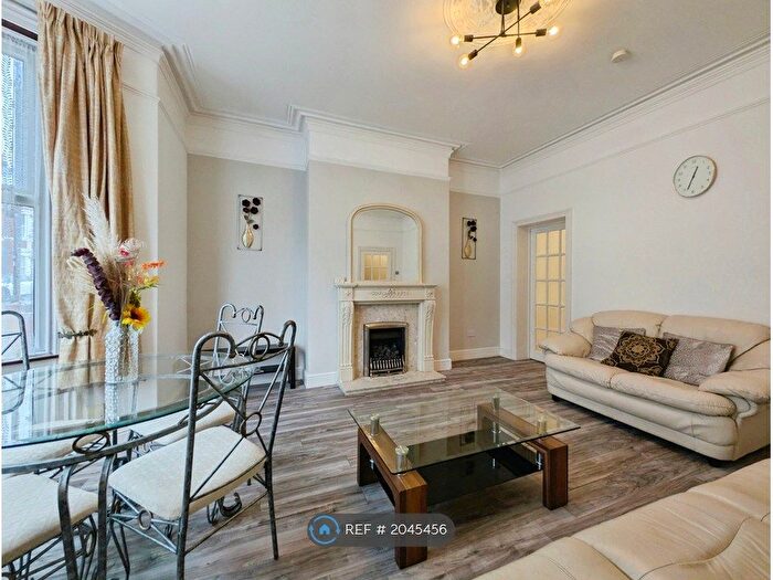 2 Bedroom Flat To Rent In Jesmond, Newcastle Upon Tyne, NE2