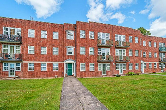 2 Bedroom Flat To Rent In Queens Keep, Upper Park Road, Camberley, GU15