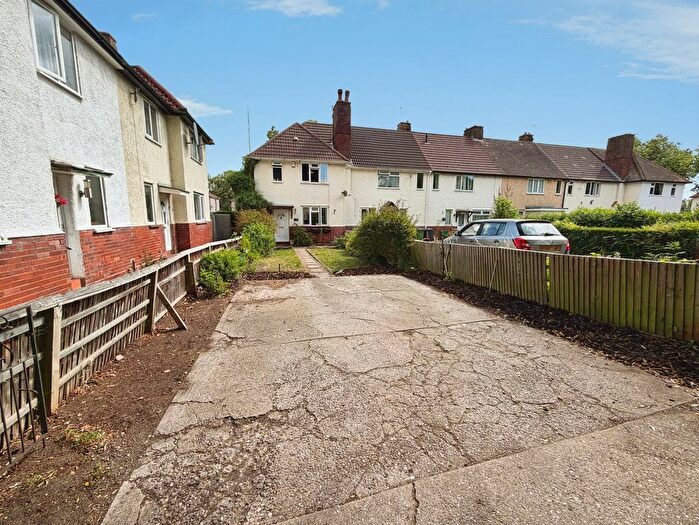 3 Bedroom End Of Terrace House For Sale In Chaucer Drive, Lincoln, Lincolnshire, LN2