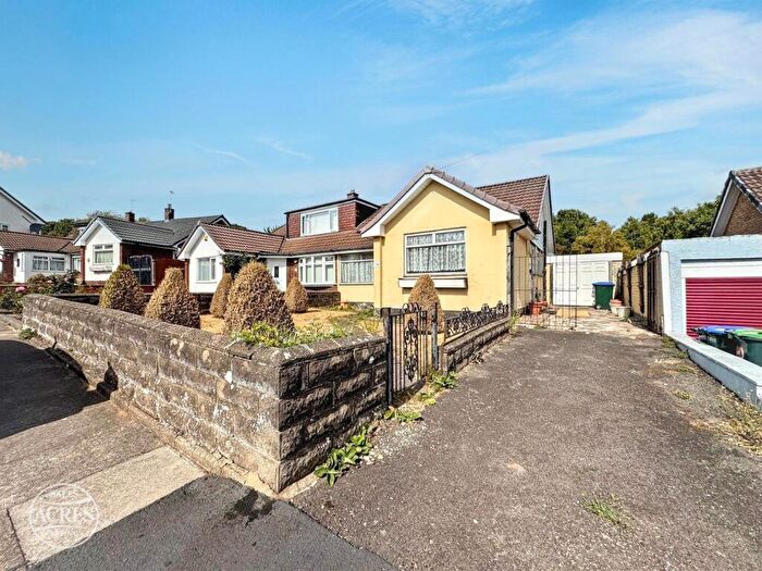 3 Bedroom Semi-Detached Bungalow For Sale In Abbotsford Avenue, Great Barr, Birmingham, B43