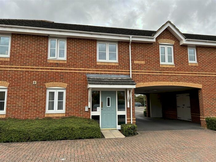 2 Bedroom Detached House To Rent In Broadmere Road, Beggarwood, Basingstoke, RG22