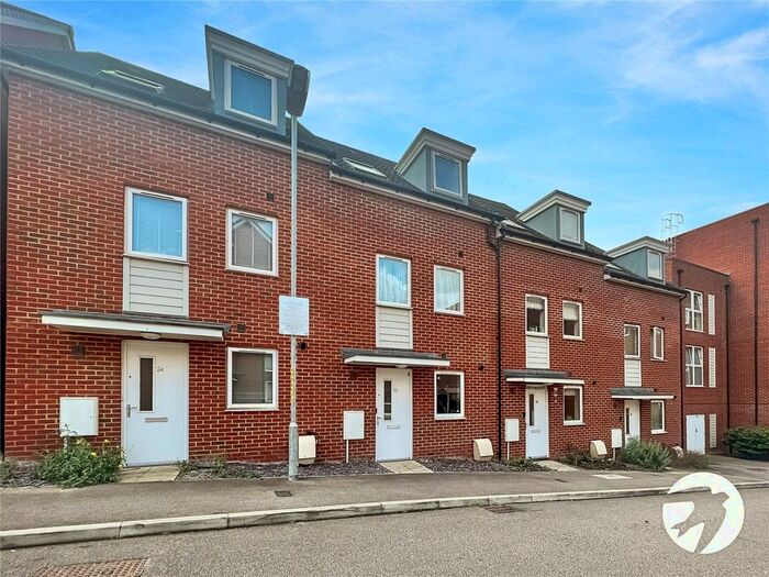 3 Bedroom Terraced House To Rent In Oakes Crescent, Dartford, Kent, DA1