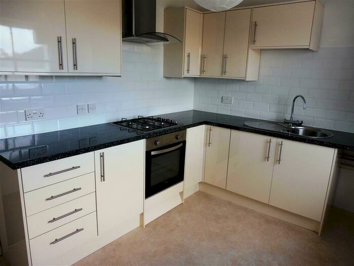 3 Bedroom Maisonette To Rent In Embankment Road, Plymouth, PL4