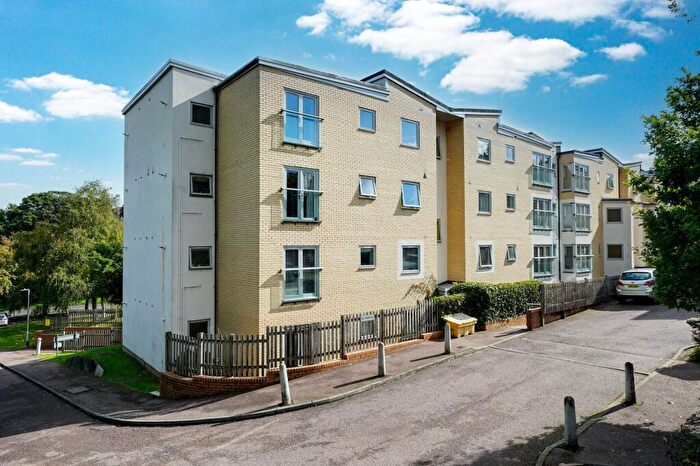 2 Bedroom Apartment To Rent In Gadebury Heights, Bury Road, Hemel Hempstead, HP1