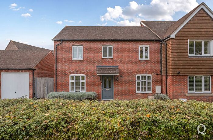 3 Bedroom Semi-Detached House For Sale In Hargraves Road, Sittingbourne, Kent, ME10