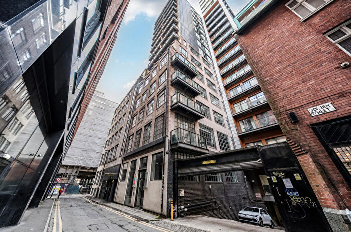 2 Bedroom Apartment For Sale In Joiner Street, Manchester, Greater Manchester, M4