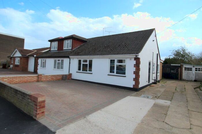 2 Bedroom Bungalow To Rent In Eversley Road, Benfleet, SS7