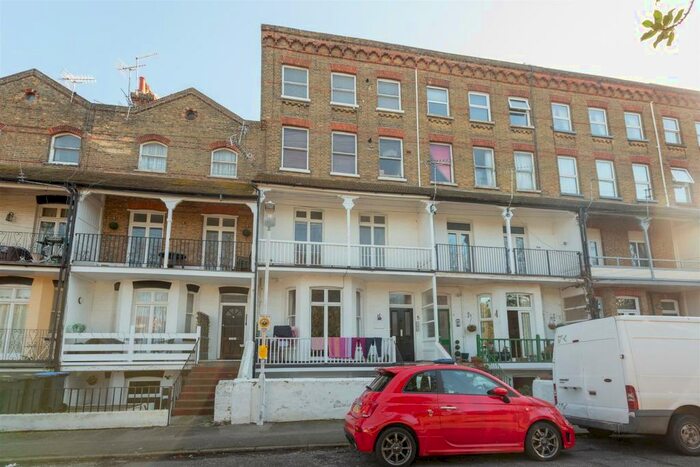 1 Bedroom Flat To Rent In Adrian Square, Westgate-On-Sea, CT8