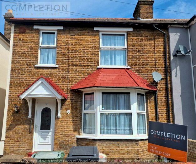 3 Bedroom House To Rent In Three Bedroom Family Home - Lyne Crescent, Walthamstow, London - &#; Pcm, E17