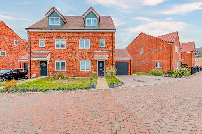 4 Bedroom Semi-Detached House For Sale In Willow Gardens, Rackheath, NR13