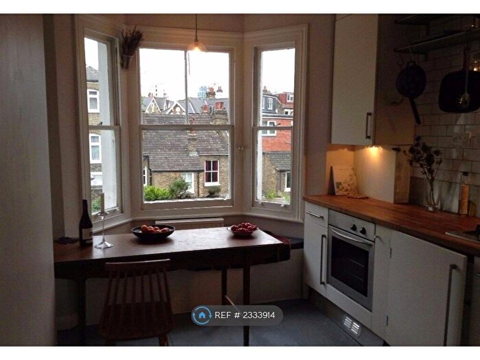 2 Bedroom Flat To Rent In Sandrock Road, London, SE13