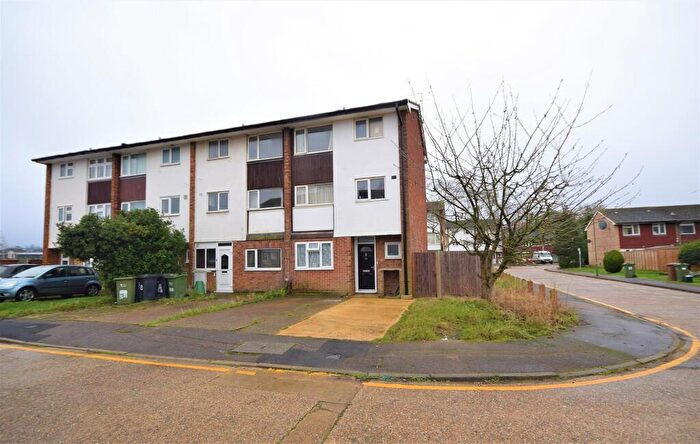 4 Bedroom Semi-Detached House To Rent In Guildford Park Avenue, Guildford, GU2