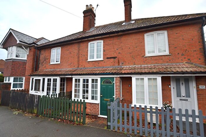 2 Bedroom Cottage For Sale In Albert Street, Fleet, GU51