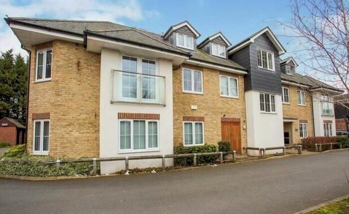 2 Bedroom Flat To Rent In Stoneylands Road, Egham, TW20