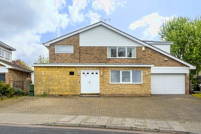 5 Bedroom Detached House To Rent In The Spinneys Bromley, BR1
