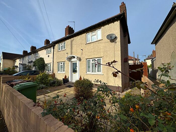 4 Bedroom Terraced House For Sale In Alfreds Gardens, Barking, IG11