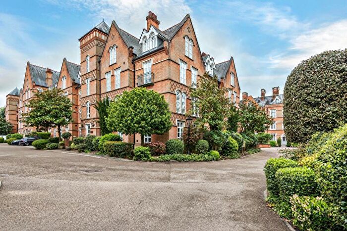 2 Bedroom Apartment To Rent In Virginia Park, Virginia Water, Surrey, GU25