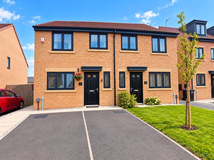 3 Bedroom Semi-Detached House For Sale In Hazel Grove, Thurnscoe, Rotherham, S63