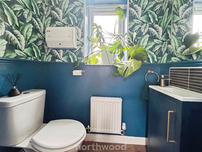 3 Bedroom Semi-Detached House For Sale In Oxford Street, Thorne, Doncaster, DN8