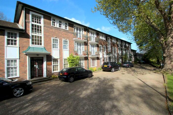2 Bedroom Apartment To Rent In Stanhope Road, Highgate, N6
