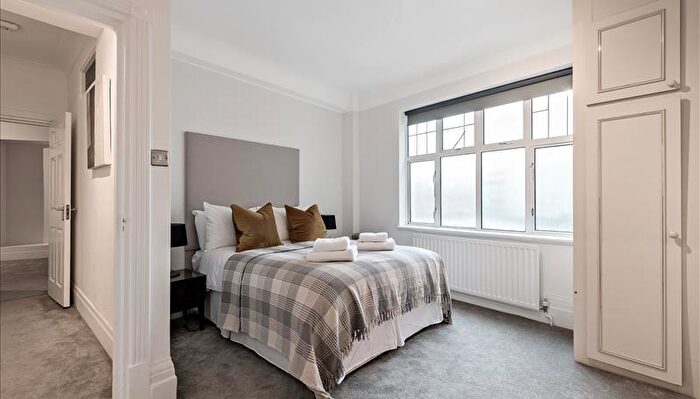 2 Bedroom Apartment To Rent In Park Road, London, NW8