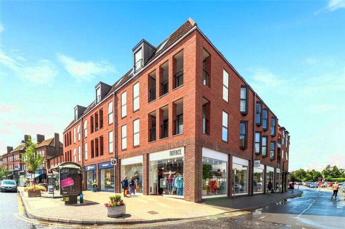 2 Bedroom Apartment To Rent In Regent Place, - Sycamore Road, Amersham, Bucks, HP6