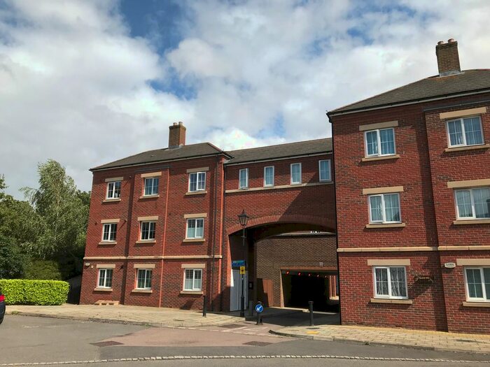 1 Bedroom Flat To Rent In Queensgate, Aylesbury HP19