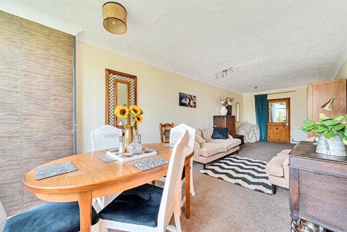 4 Bedroom Detached House For Sale In Kirkella Road, Yelverton, Devon, PL20