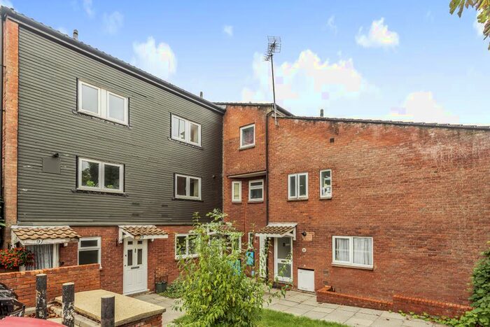 1 Bedroom Apartment To Rent In Myrtleside Close, Northwood, HA6