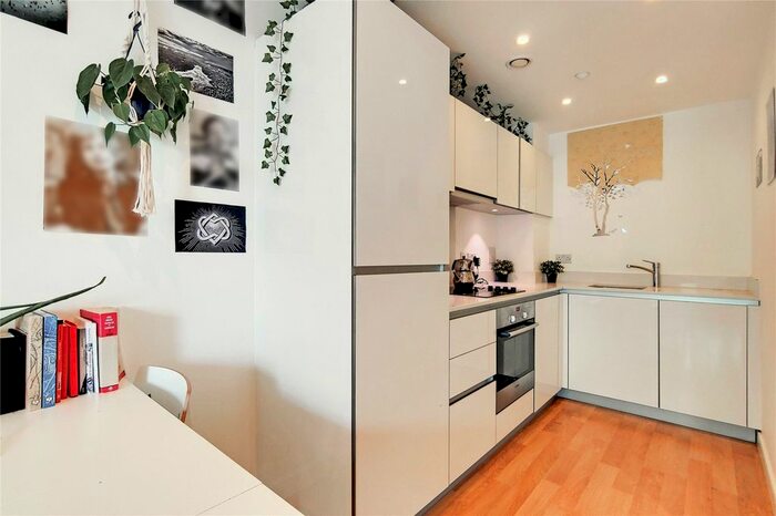 1 Bedroom Flat To Rent In Woodberry Grove, London, N4