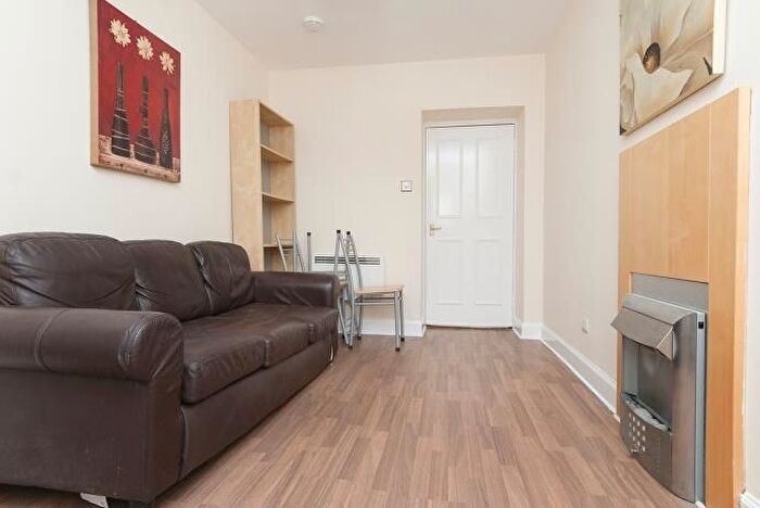 1 Bedroom Flat To Rent In East Fountainbridge, Edinburgh, EH3