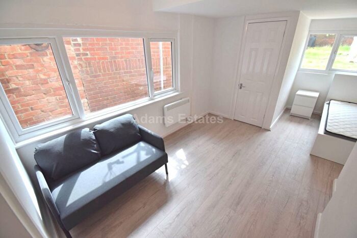 1 Bedroom Flat To Rent In Oxford Road, Reading, RG31