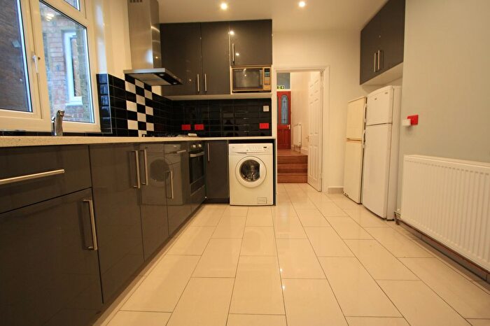 4 Bedroom Flat To Rent In Oakfield Road, Croydon, CR0