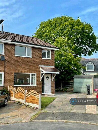 3 Bedroom Semi-Detached House To Rent In St. Clares Avenue, Preston, PR2