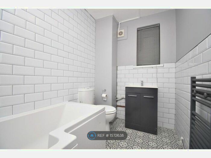 1 Bedroom Flat To Rent In Openshaw Road, London, SE2