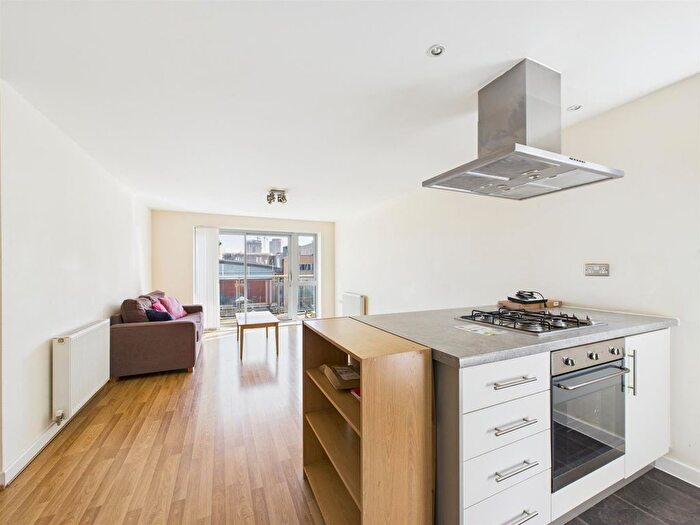 2 Bedroom Flat For Sale In Ducaine Apartments, Merchant Street, Bow, E3