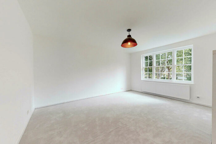 2 Bedroom Flat To Rent In John Spencer Square, London, N1