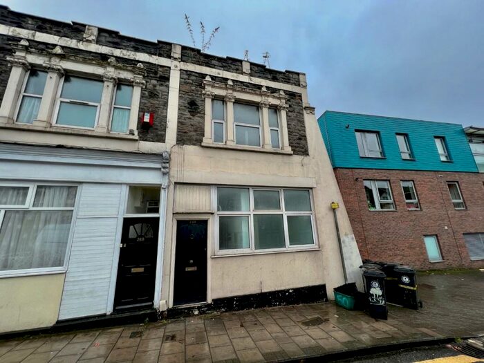 3 Bedroom Flat To Rent In Church Road, St. George, Bristol, BS5