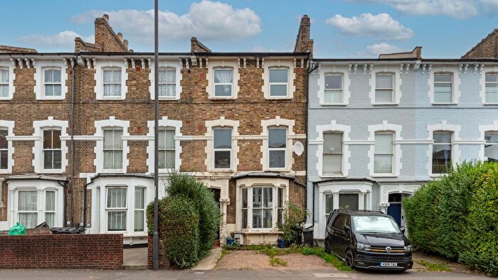 4 Bedroom Block Of Flats For Sale In Rectory Road, London, N16