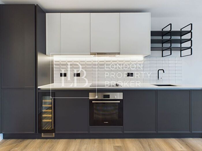 2 Bedroom Flat To Rent In Astell Road, London, SE3