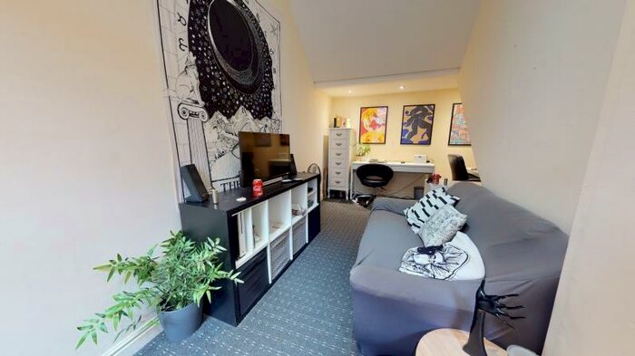 2 Bedroom Property To Rent In Headingley Lane, Headingley, Leeds, LS6