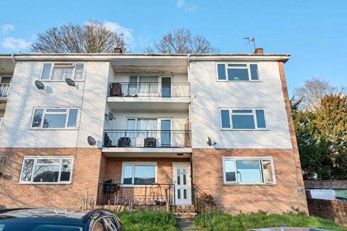 2 Bedroom Apartment To Rent In High Wycombe, Buckinghamshire, HP13