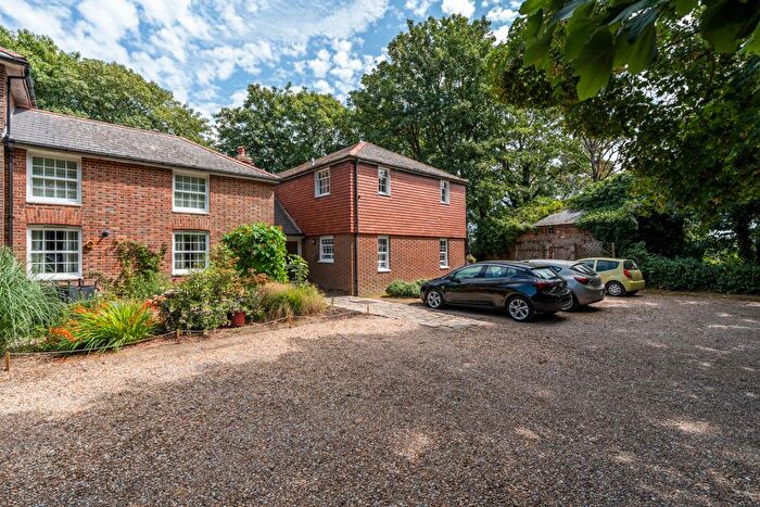 2 Bedroom Flat For Sale In Hound Manor, Netley Abbey, SO31