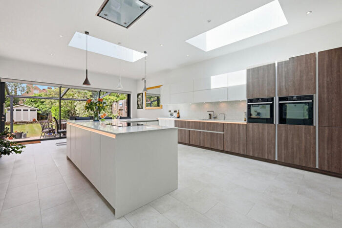 5 Bedroom Detached House For Sale In Redbourne Avenue, London, N3