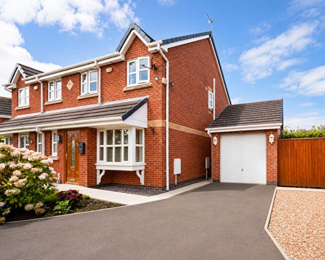 3 Bedroom Semi-Detached House For Sale In The Green, Hesketh Bank, PR4