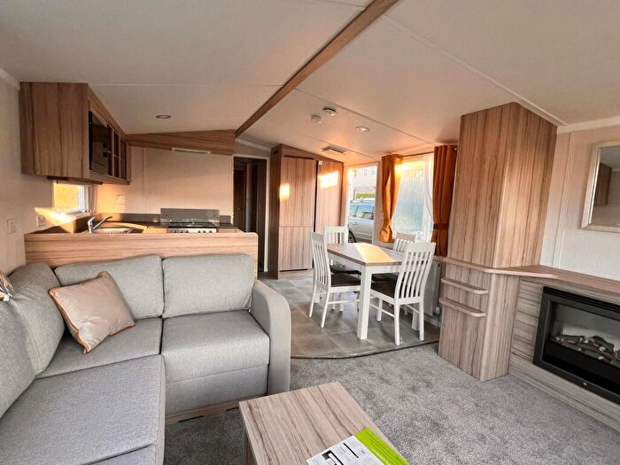 3 Bedroom Caravan For Sale In Llanmadoc, Gower, SA3
